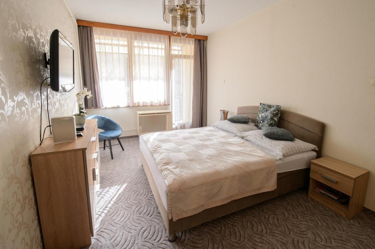 Lujzi Apartman إغير المظهر الخارجي الصورة